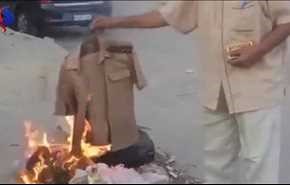 چرا افسر مصری لباس نظامی خود را آتش زد؟+ویدئو