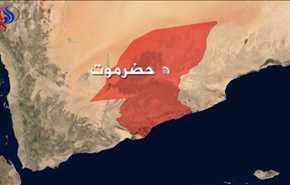 بالصور.. مسلحون يغتالون ضابطا وجنديا في حضرموت