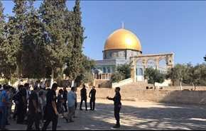 بالصور.. مستوطنون يقتحمون الأقصى والاحتلال يحول القدس إلى ثكنة عسكرية