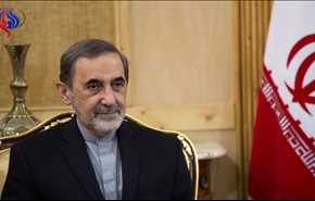 ولايتي: إيران لن تتنازل أمام العجرفة الأمريكية