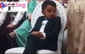 بالفيديو.. موقف طريف لطفل في حفل زفاف