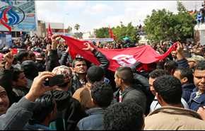 شاهد.. الآلاف في تونس يتظاهرون ضد قانون المصالحة