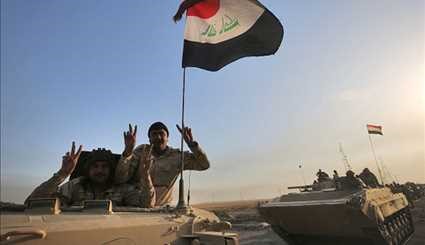 رزمندگان عراقی در میدان نبرد موصل چه می‌کنند؟ (تصاویر)