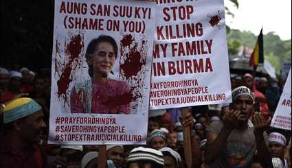 متظاهرون يحتجون على استخدام العنف ضد المسلمين في بورما