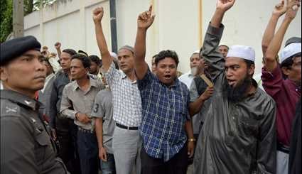 متظاهرون يحتجون على استخدام العنف ضد المسلمين في بورما