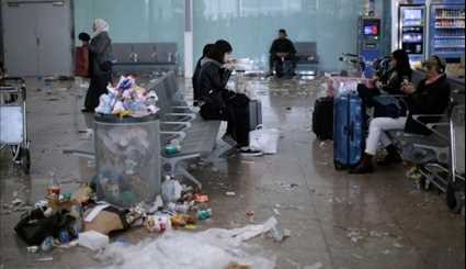 تراكم النفايات في مطار برشلونة بعد إضراب عمال النظافة عن العمل.
