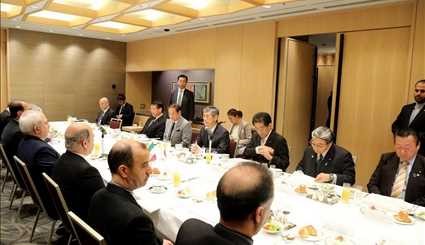 لقاءات محمد جواد ظريف في اليابان