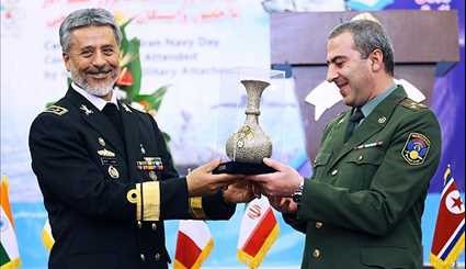 بالصور.. لقاء الملحقين العسكريين الأجانب مع قائد القوة البحرية للجيش الايراني