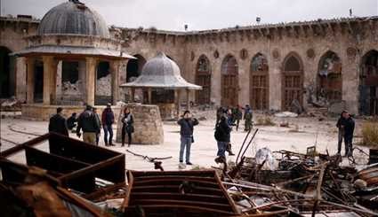 سياح في حلب