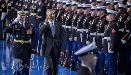 غش کردن یک سرباز در وداع آخر با اوباما! +عکس