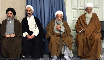 مشاهد من لقاء اهالي قم مع قائد الثورة الاسلامية