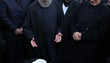 الرئيس الايراني حسن روحاني يودع جثمان آية الله رفسنجاني