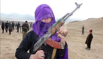 زنان جوزجان دست به سلاح بردند +عکس