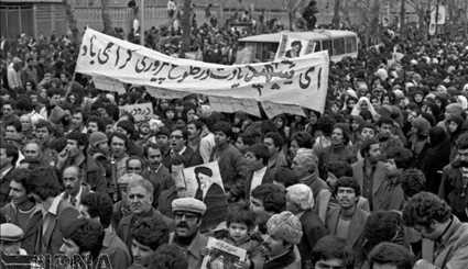 7 بهمن 1357- راهپیمایی مردم ایران برای بازگشت امام خمینی (ره)/ تصاویر