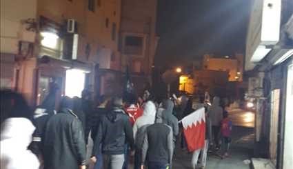 بالصور..مسيرة ثورية حاشدة في بلدة البلاد القديم البحرينية وفاء للشهداء