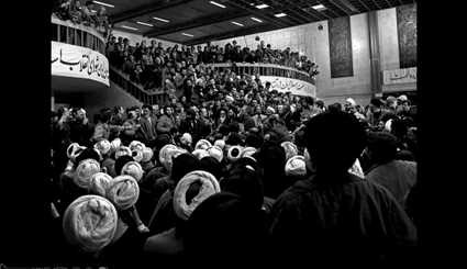 بازگشت حضرت امام خمینی (ره) به ایران - 12 بهمن 1357 | تصاویر