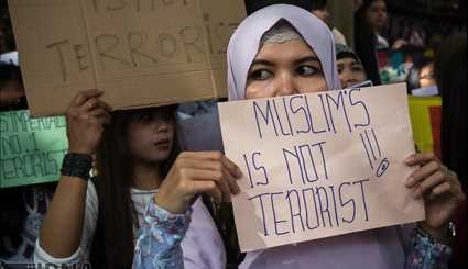 تظاهرات مسلمانان هنگ کنگی مقابل کنسولگری آمریکا | تصاویر