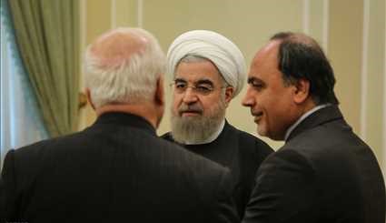 روحاني يتسلم أوراق اعتماد السفراء الجدد الى طهران