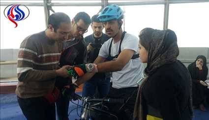 رکورد شکنی یک دوچرخه سوار به مناسبت 22 بهمن