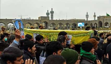 مراسم تشییع پیکر مطهر دو شهید مدافع حرم در مشهد/ تصاویر