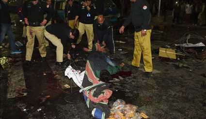 انفجار انتحاری در لاهور 13 نفر کشته و دهها تن مجروح | تصاویر