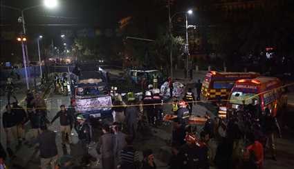 انفجار انتحاری در لاهور 13 نفر کشته و دهها تن مجروح | تصاویر