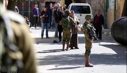 حمله نظامیان صهیونیست به فلسطینی ها در الخلیل/ تصاویر