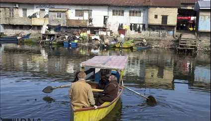 مسافران«تاکسی قایق»در شنبه بازار روگا‎ در انزلی | تصاویر