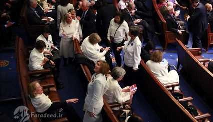 بالصور؛ احتجاج النساء على ترامب في خطاب الكونجرس