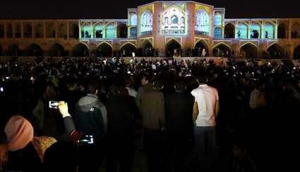 الاضاءة في جسر خواجو في اصفهان