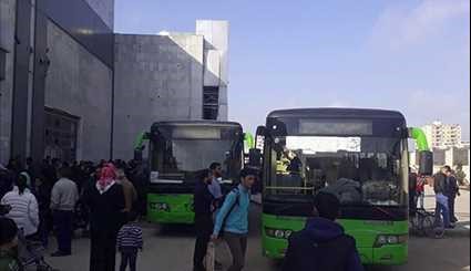 أفراد الأسرة يغادرون حمص لإدلب