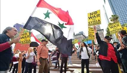 المتظاهرون في البيت الأبيض، على هجوم الصاروخي على سوريا