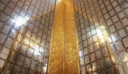 عکس‌هایی از بزرگترین قرآن مطلا
