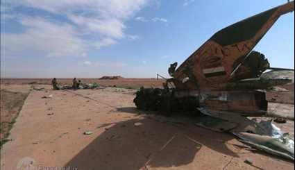تصرف پایگاه هوایی داعش در رقه +عکس