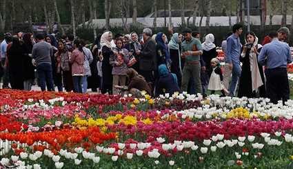 المهرجان الخامس للزهور في مدينة كرج الايرانية