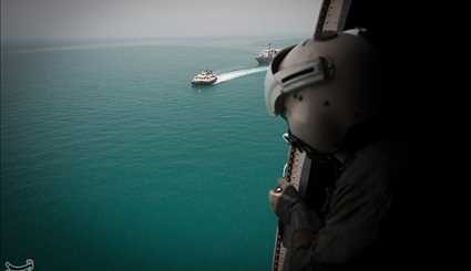 استعراض عسكري للقوات البحرية الايرانية في يوم الجيش في مدينة 