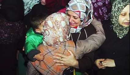 نهاية المعاناة: 250 شخصا من فوعة وكفريا يصلون إلى اللاذقية