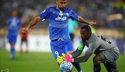 مباراة فريقي الاستقلال الايراني والأهلي الاماراتي