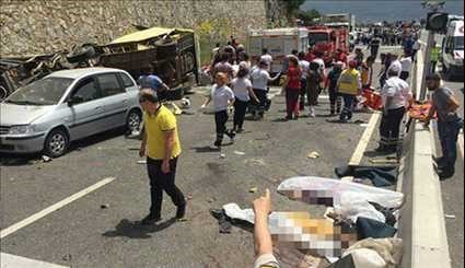 20 کشته در سقوط اتوبوس به دره در ترکیه