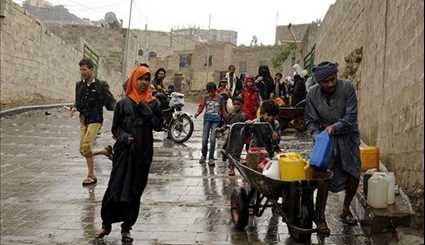 الناس يواجهون نقصا في المياه النظيفة في اليمن