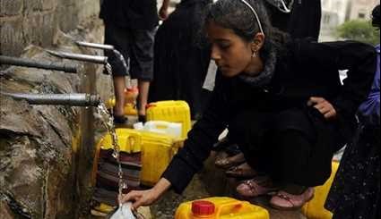 الناس يواجهون نقصا في المياه النظيفة في اليمن
