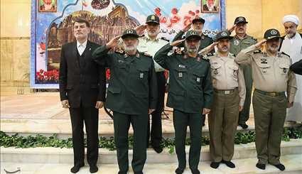 تجدید میثاق جمعی از فرماندهان و یگان‌های منتخب نیروهای مسلح با آرمان‌های امام خمینی (ره)/ تصاویر