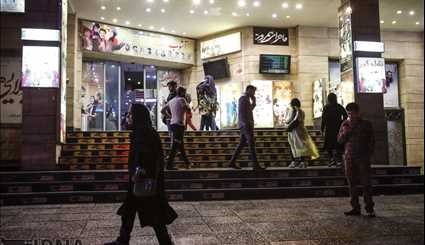 الاقبال الشعبي على دور السينما في ليالي رمضان المبارك