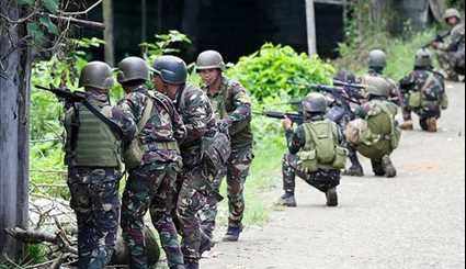 القوات الفلبينية تدفع ضد الارهابیین في مدينة الماراوي