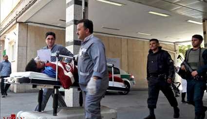 انتقال مجروحان حملات تروریستی امروز تهران به بیمارستان/ تصاویر