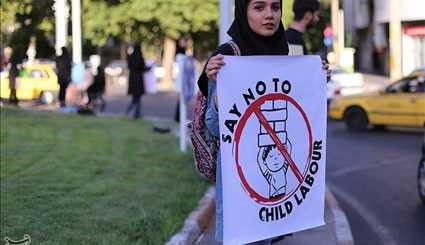 زنجیره انسانی روز جهانی منع کار کودک- قزوین | تصاویر