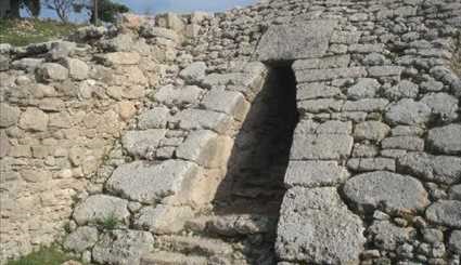 بالصور..آثار مدينة اوغاريت في رأس شمرا في محافظة اللاذقية