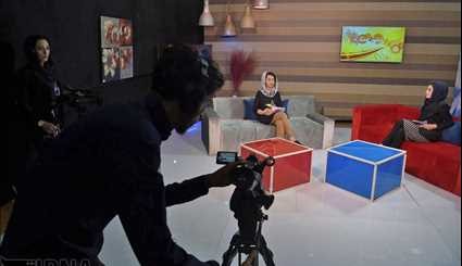 «زن تی وی» اولین شبکه تلویزیونی زنان در افغانستان | تصاویر