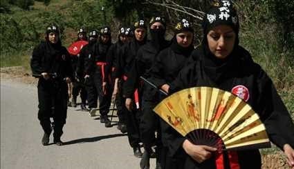 فتيات نينجا ايرانيات في مدينة بروجرد يبدين استعدادهن للدفاع عن الوطن