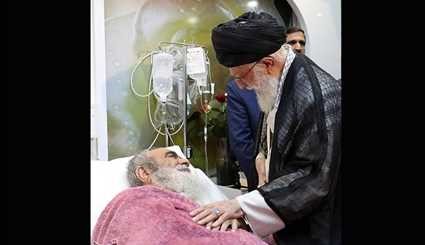 الإمام خامنئي يزور آية الله مظاهري الراقد في المستشفى